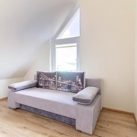 Homemaker Apartment, By Cohost Apartament *