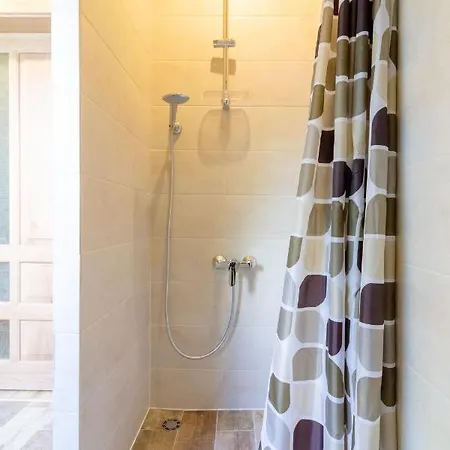 Homemaker Apartment, By Cohost Апартаменты *