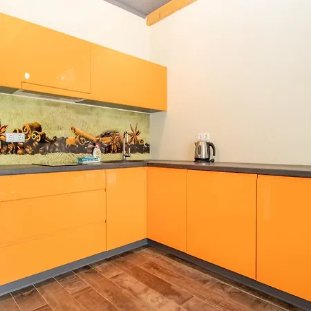 Homemaker Apartment, By Cohost *