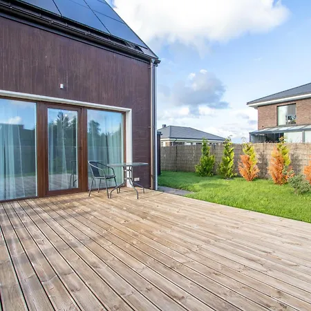 Homemaker Apartment, By Cohost Апартаменты *