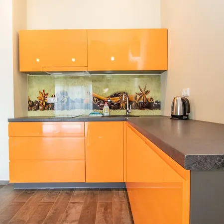 Homemaker Apartment, By Cohost Апартаменты