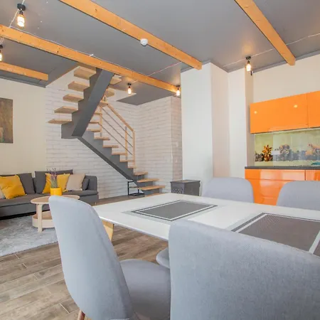 Homemaker Apartment, By Cohost