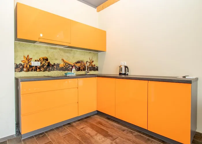 Homemaker Apartment, By Cohost *