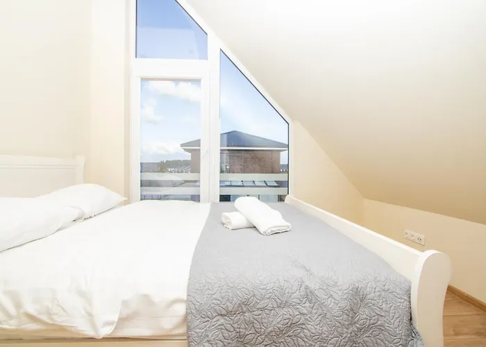 Homemaker Apartment, By Cohost