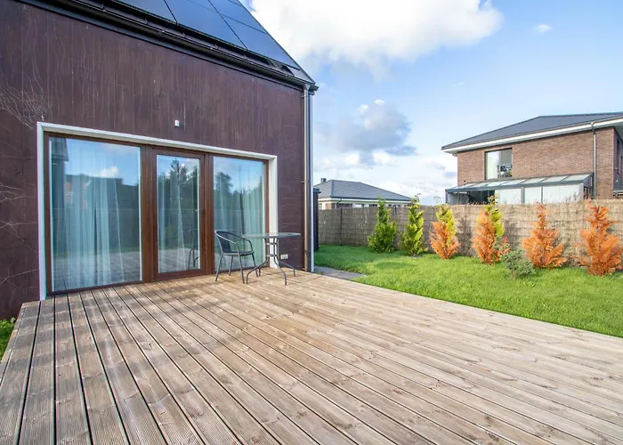 Homemaker Apartment, By Cohost Apartament *