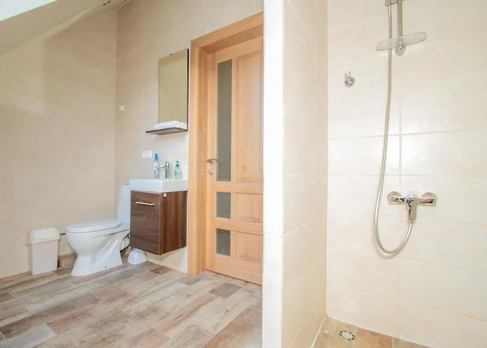 Apartament Homemaker Apartment, By Cohost