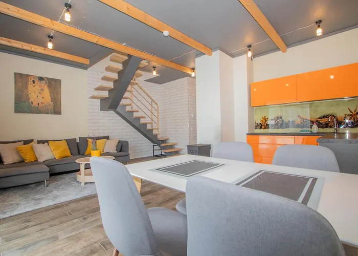 Homemaker Apartment, By Cohost